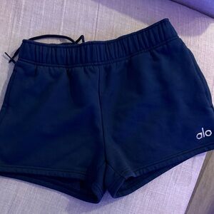 ALO Yoga Women's Navy Accolade Shorts